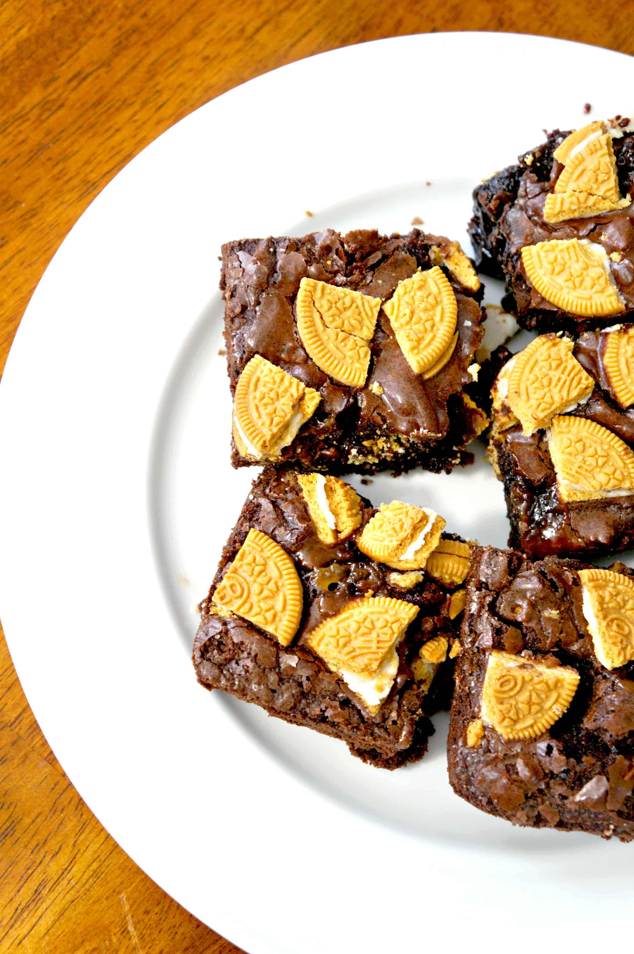 Caramel Golden Oreo Brownies. Easy dessert recipe.