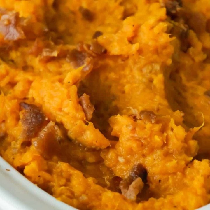 Maple Bacon Mashed Sweet Potatoes are an easy side dish recipe perfect for Thanksgiving. These mashed sweet potatoes are made with maple syrup and real bacon bits.