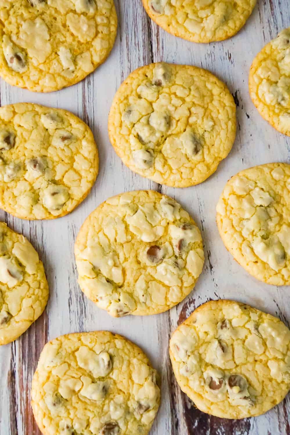 Cake Mix Chocolate Chip Cookies are a quick and easy cookie recipe. These tasty cookies are made with yellow cake mix and loaded with milk chocolate chips.