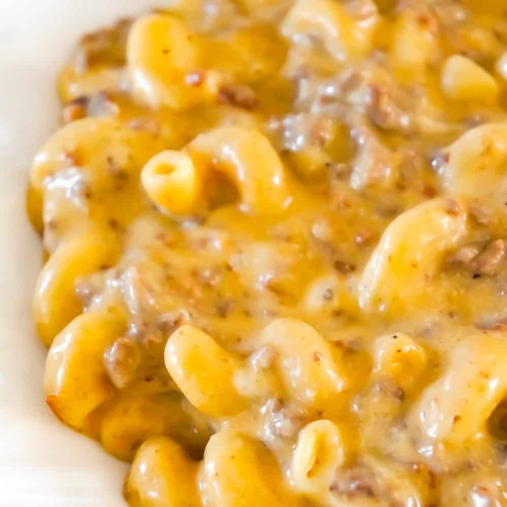 Instant Pot Bacon Cheeseburger Pasta is an easy ground beef dinner recipe packed with flavour. This cheesy pasta is super creamy and loaded with ground beef and real bacon bits.