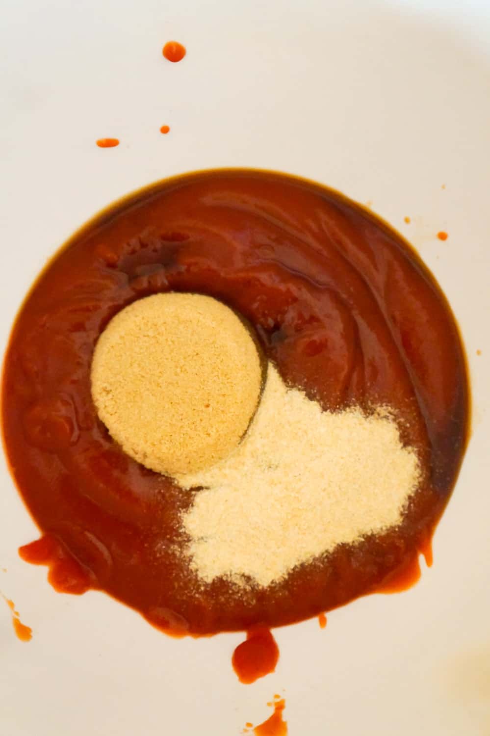ketchup, worcestershire sauce, brown sugar and onion powder in a mixing bowl