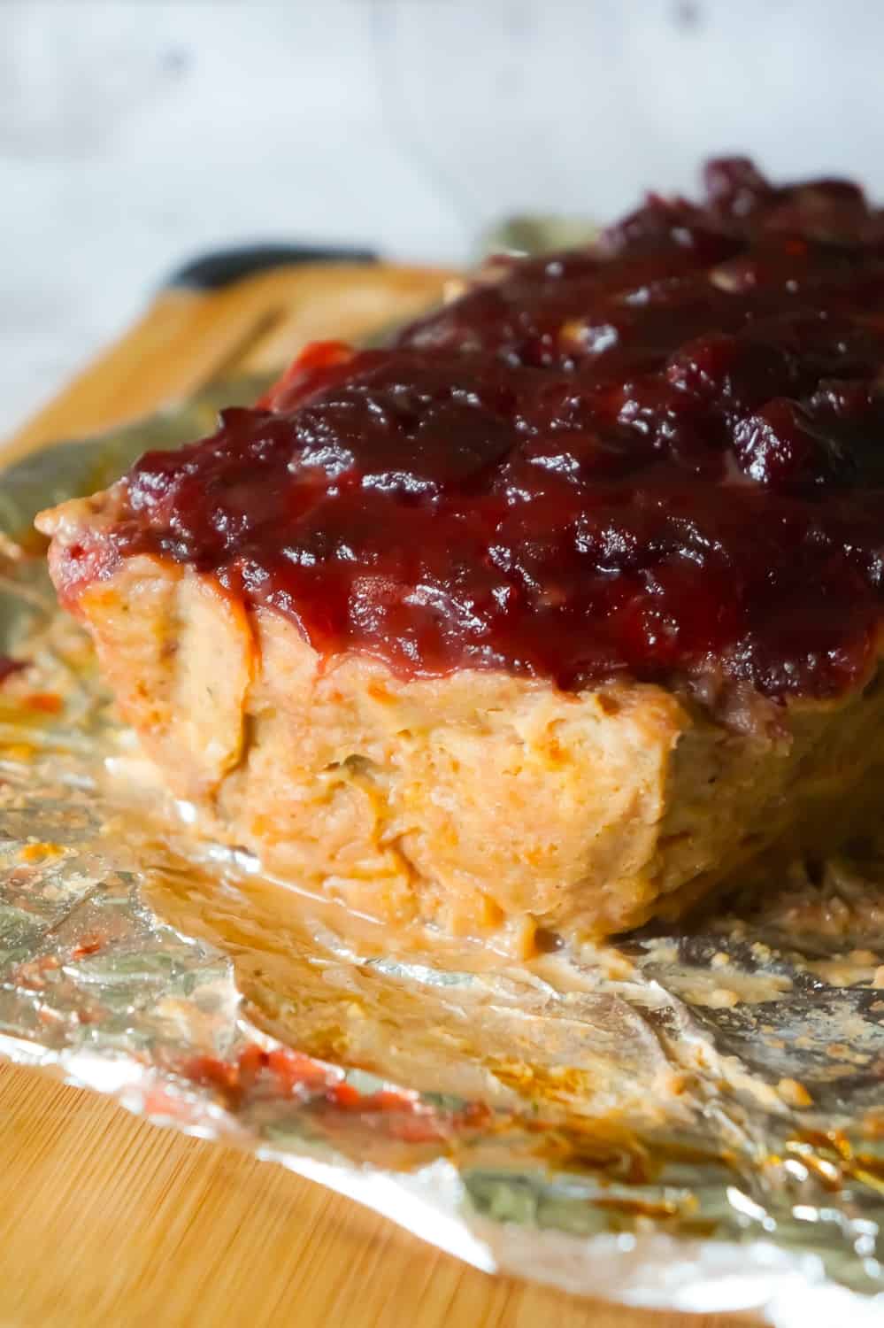 Turkey Meatloaf is an easy ground turkey recipe packed with all the flavours of Thanksgiving. This 2 pound turkey meatloaf is made with Stove Top stuffing and topped with cranberry sauce.