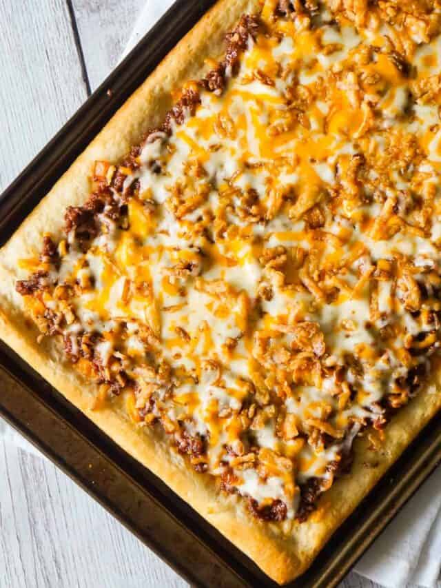 Sloppy Joe Pizza is an easy ground beef dinner recipe using Pillsbury pizza crust and homemade sloppy joe sauce.
