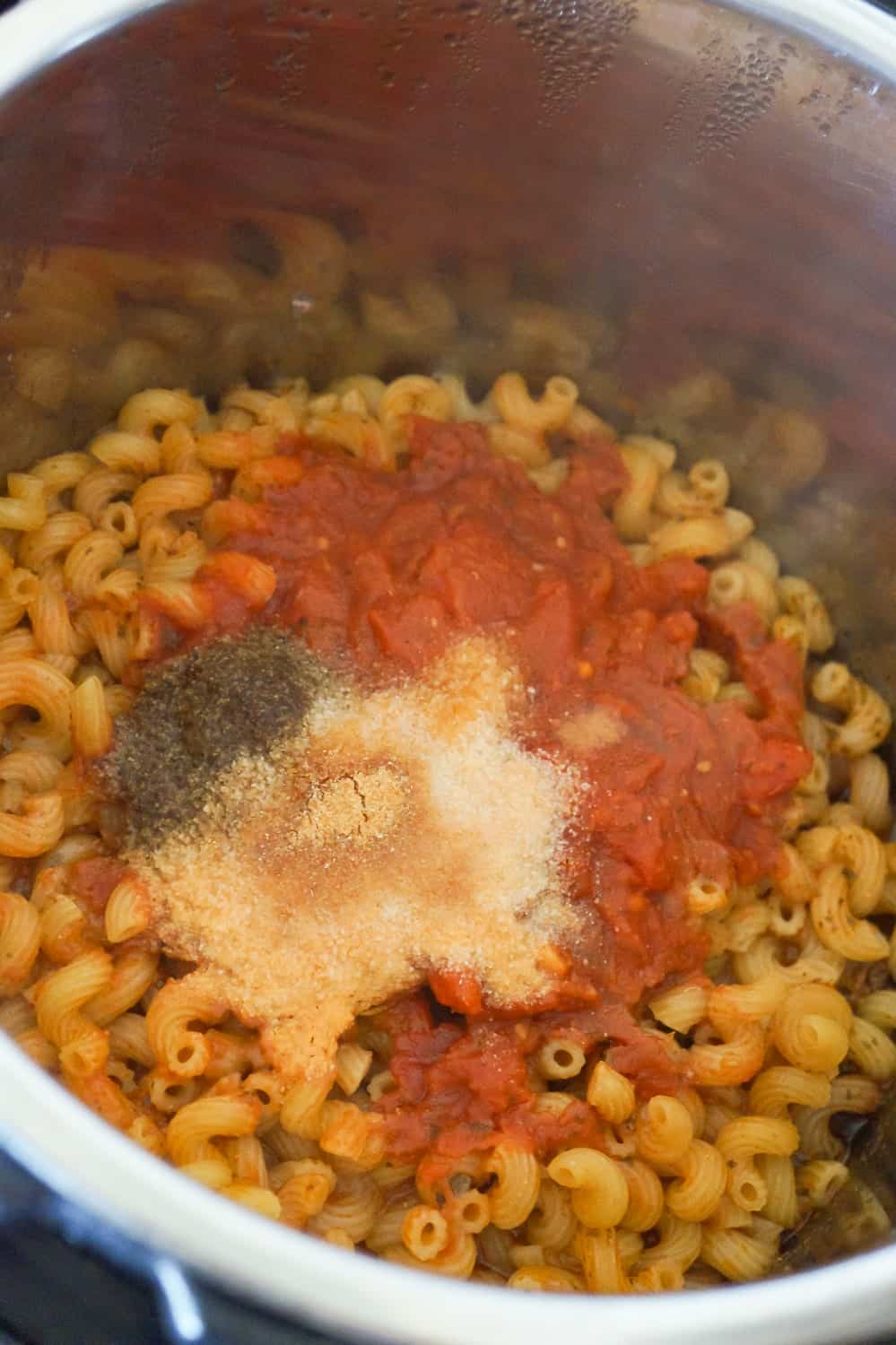 hamburger macaroni after cooking in an Instant Pot