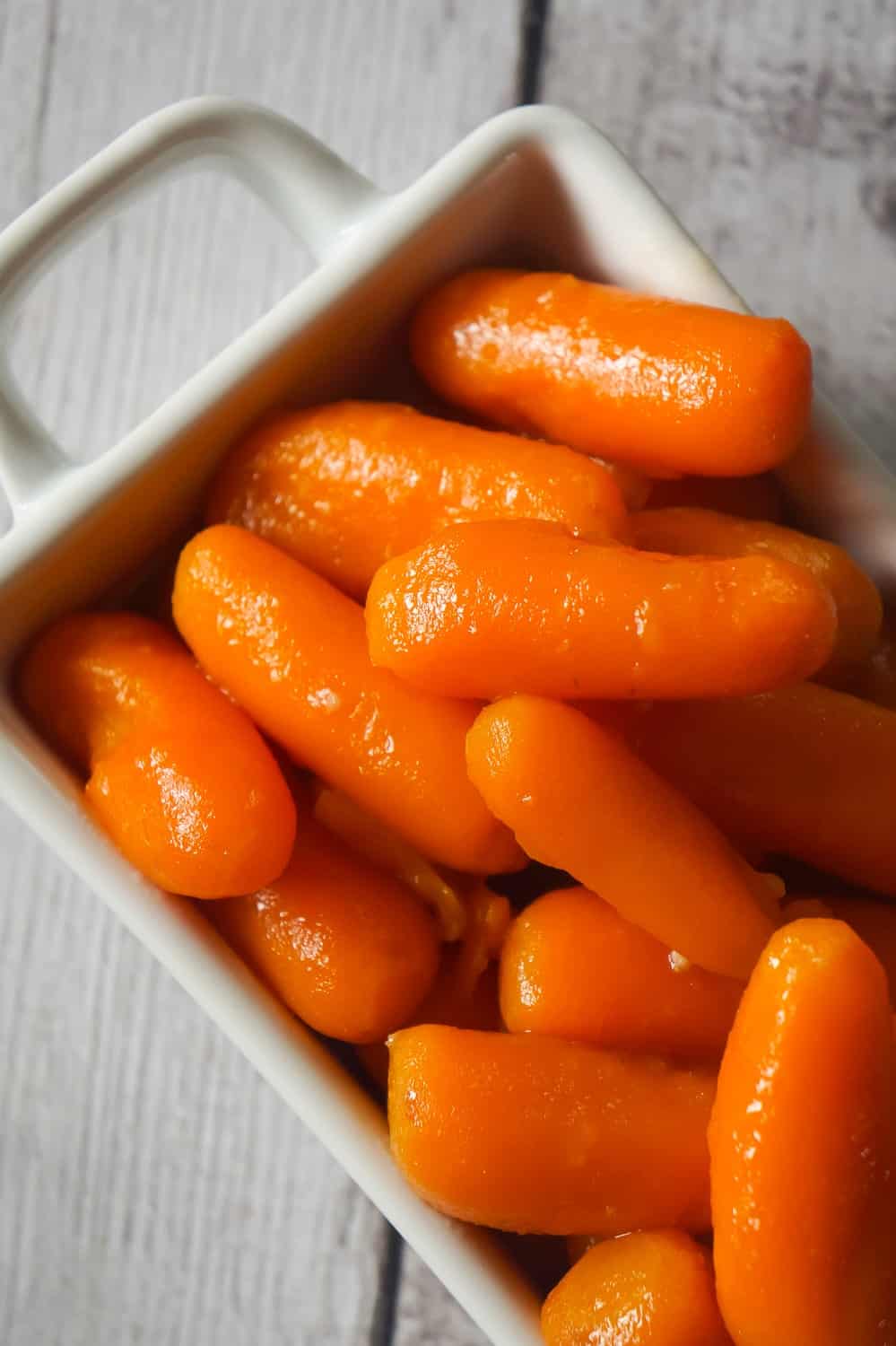 Instant Pot Glazed Carrots are an easy pressure cooker side dish recipe using butter, brown sugar, garlic puree and Worcestershire sauce.