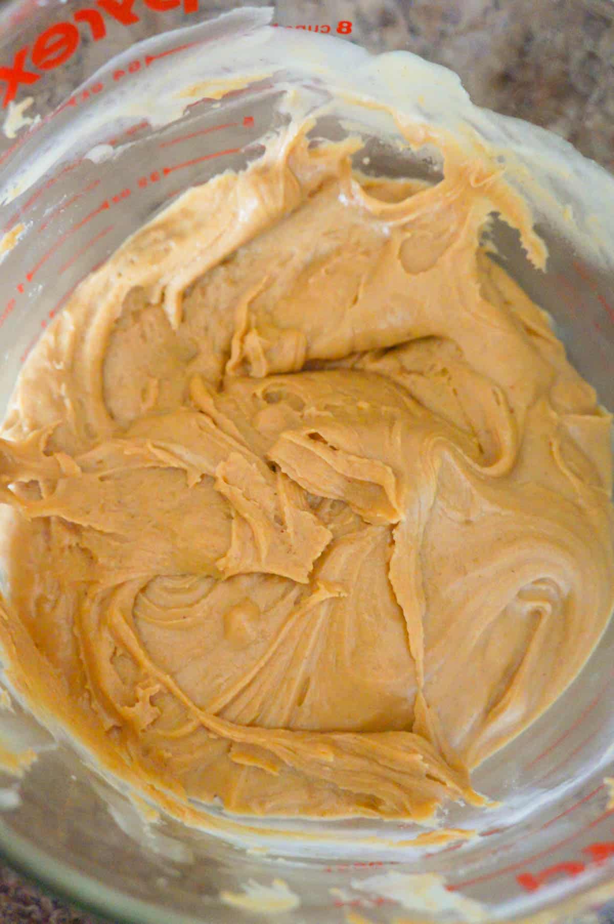 peanut butter fudge mixture in a glass bowl