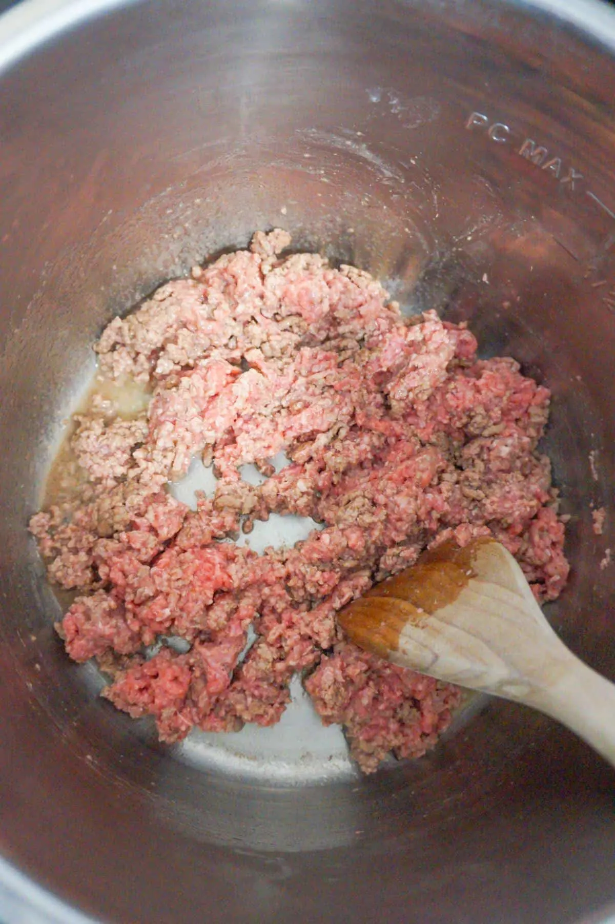 lean ground beef cooking in an Instant Pot