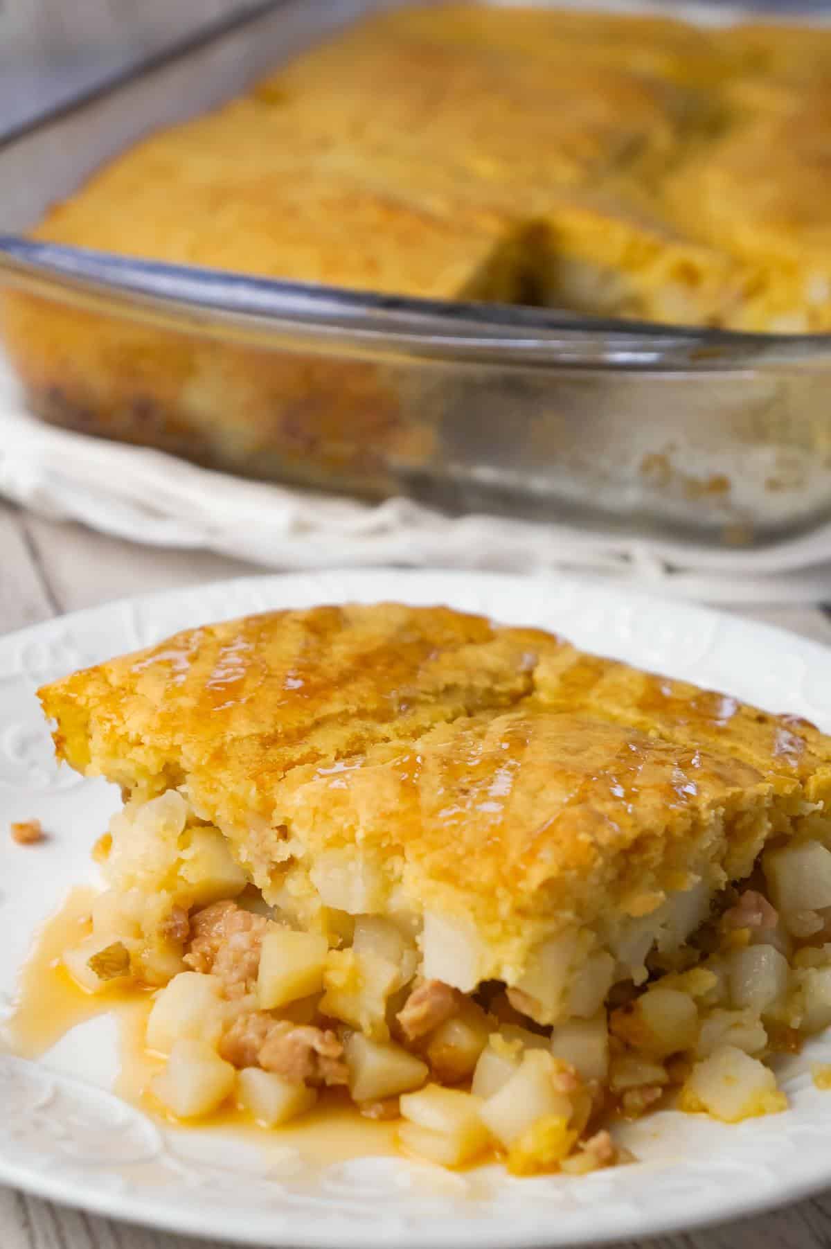 Sausage and Pancake Breakfast Casserole is an easy breakfast or brunch recipe loaded with ground sausage meat, hash brown potatoes and maple flavoured pancake batter.