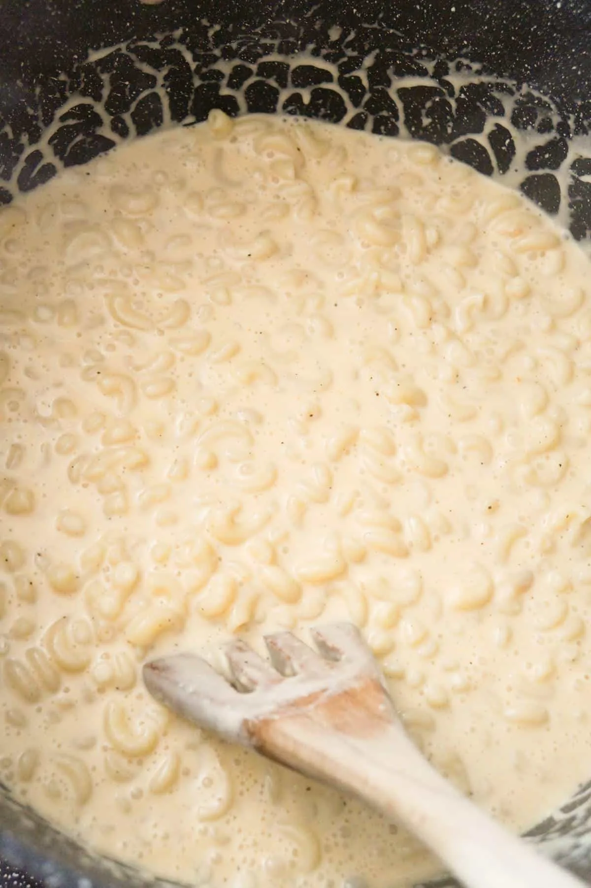 creamy macaroni in a large pot