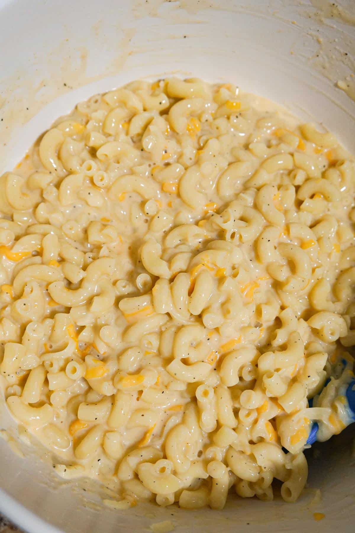macaroni mixture in a mixing bowl