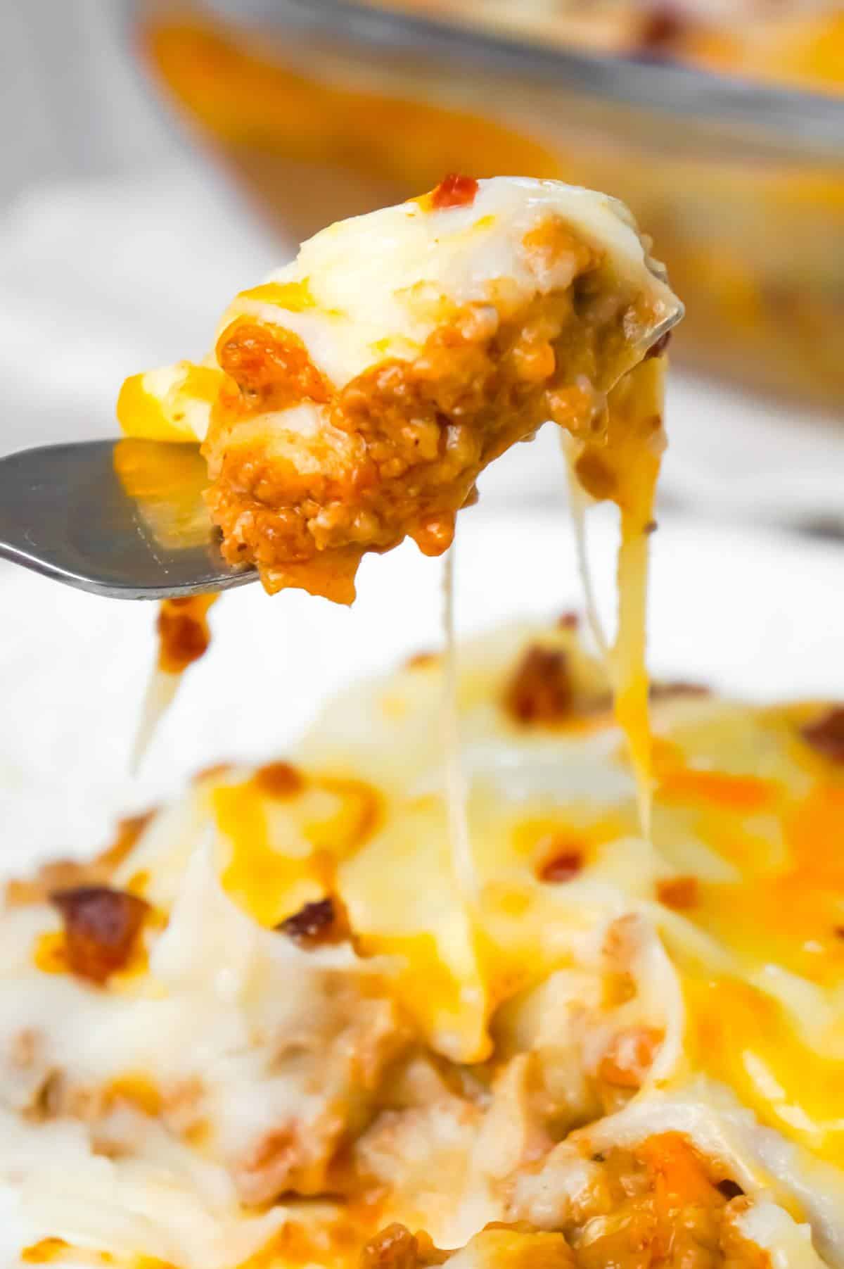 Bacon Cheeseburger Shepherd's Pie is an easy ground beef dinner recipe loaded with crumbled bacon, creamy mashed potatoes and shredded cheese.