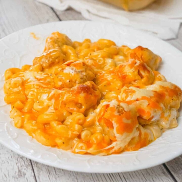 Buffalo Chicken Mac and Cheese is a baked pasta recipe loaded with crispy popcorn chicken, Buffalo sauce, ranch dressing, cheddar and mozzarella cheese.