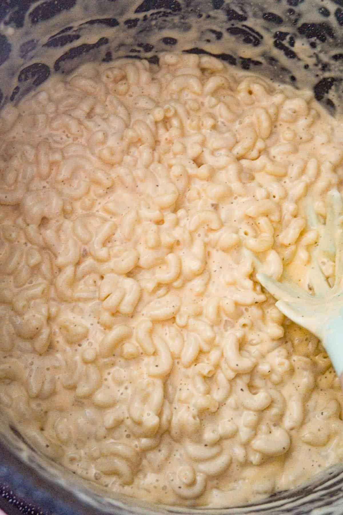 creamy macaroni in a large pot