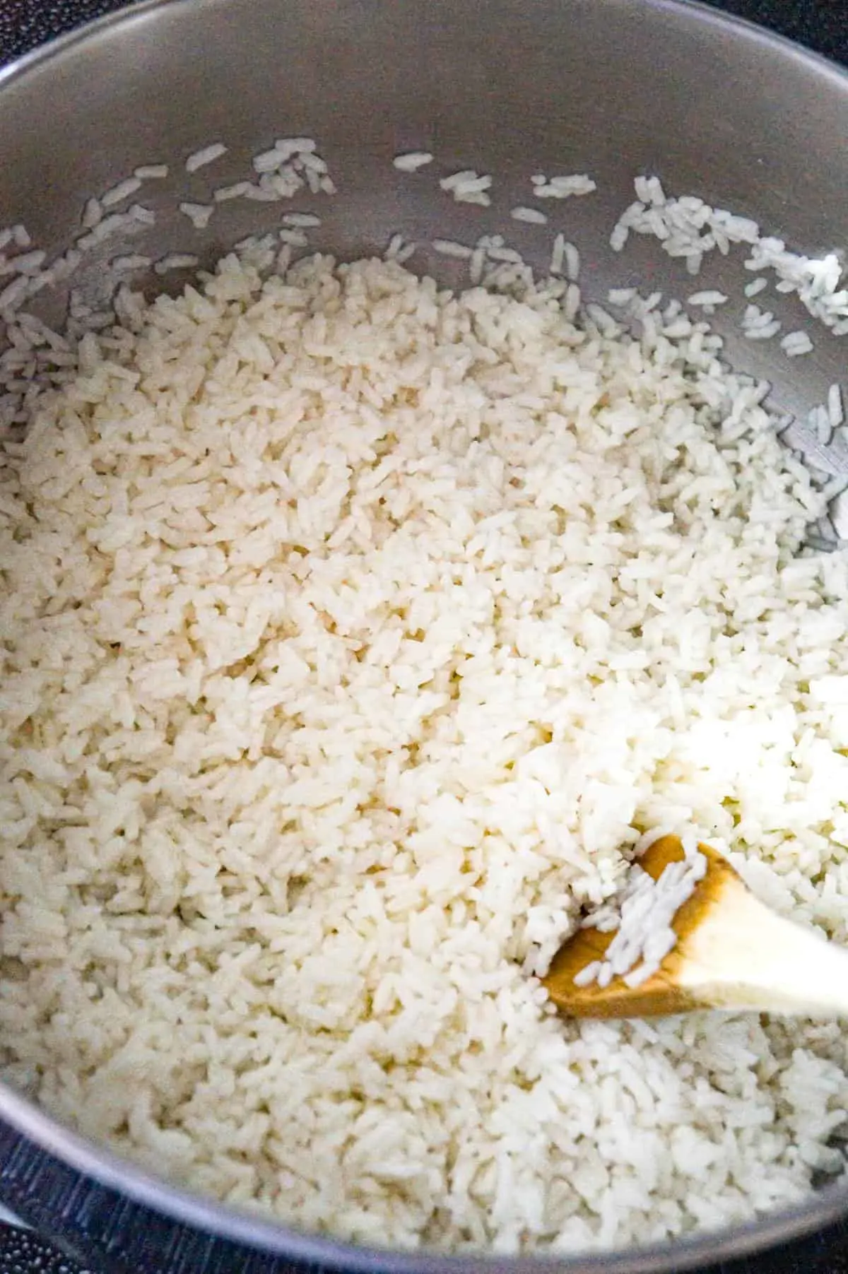 cooked Minute rice in a large pot