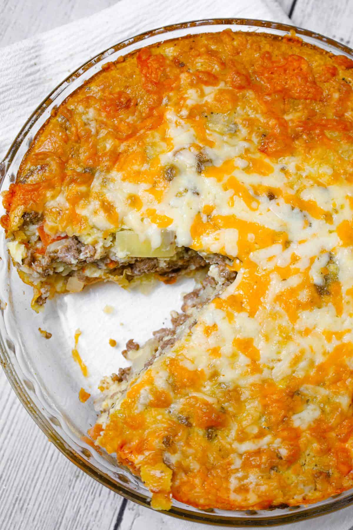 Cheeseburger Pie with Bisquick is an easy ground beef dinner recipe loaded with shredded cheese, diced onions and diced tomatoes.