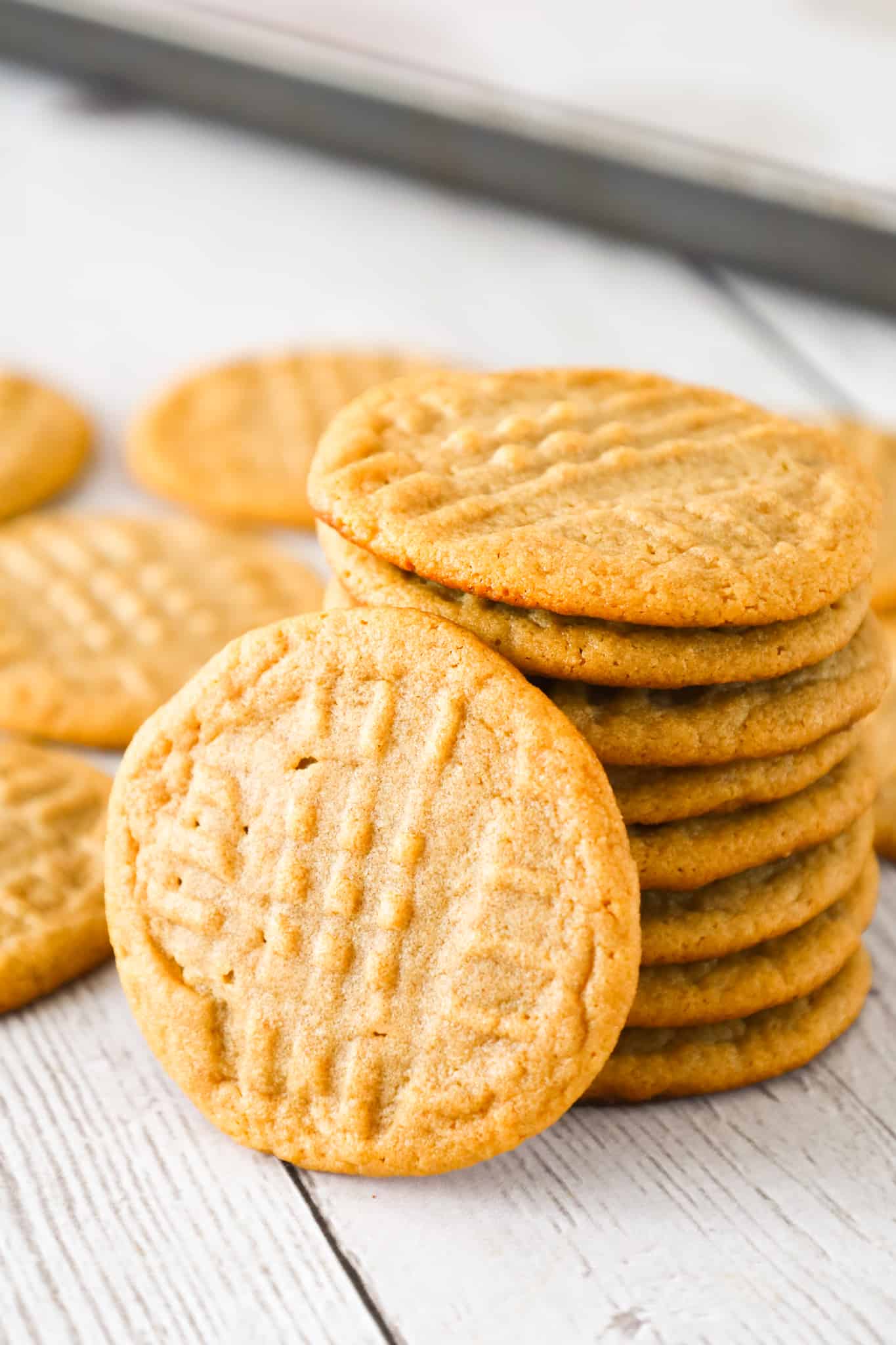 3 Ingredient Peanut Butter Cookies are chewy and delicious peanut butter cookies made using just peanut butter, brown sugar and an egg.