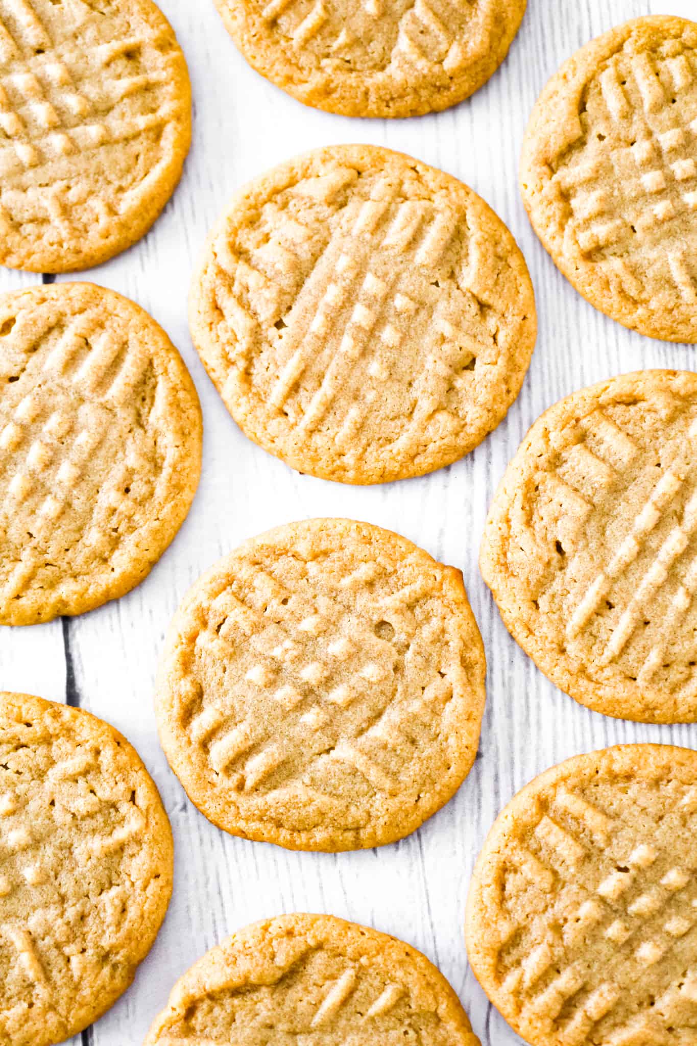 3 Ingredient Peanut Butter Cookies are chewy and delicious peanut butter cookies made using just peanut butter, brown sugar and an egg.