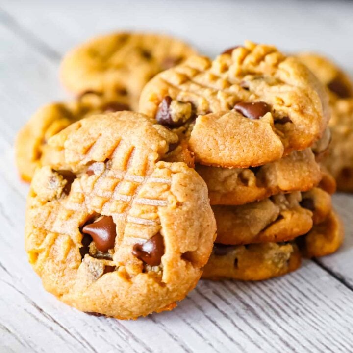 Peanut Butter Chocolate Chip Cookies are simple and delicious peanut butter cookies loaded with semi sweet chocolate chips.