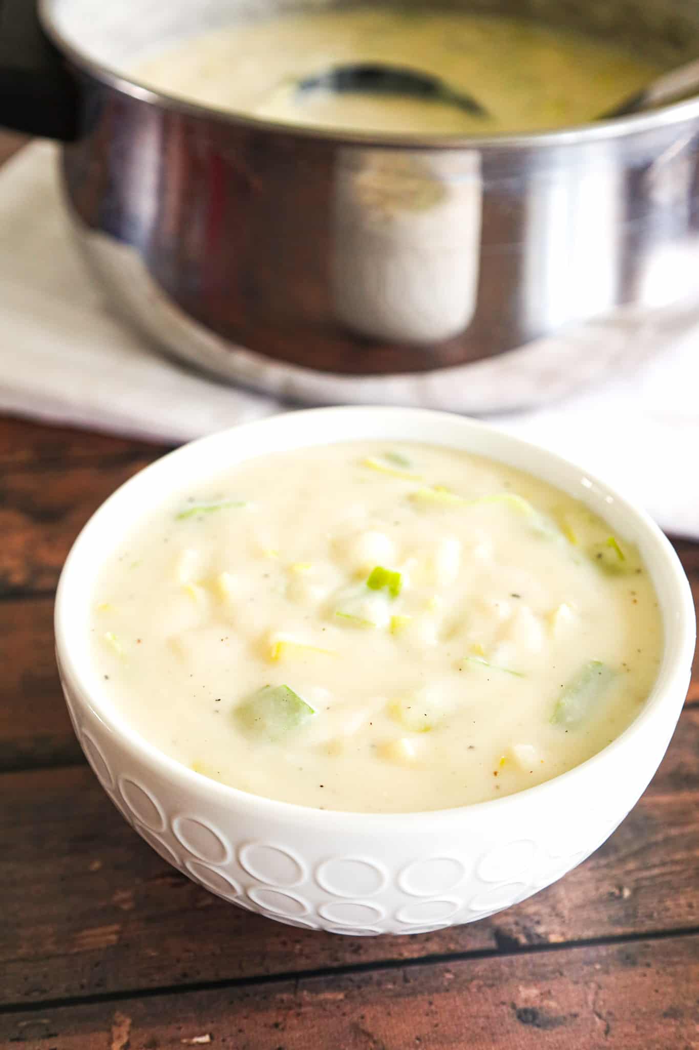 Easy Potato Leek Soup is a hearty soup recipe made with chopped leeks, instant mashed potatoes, chicken broth and milk.