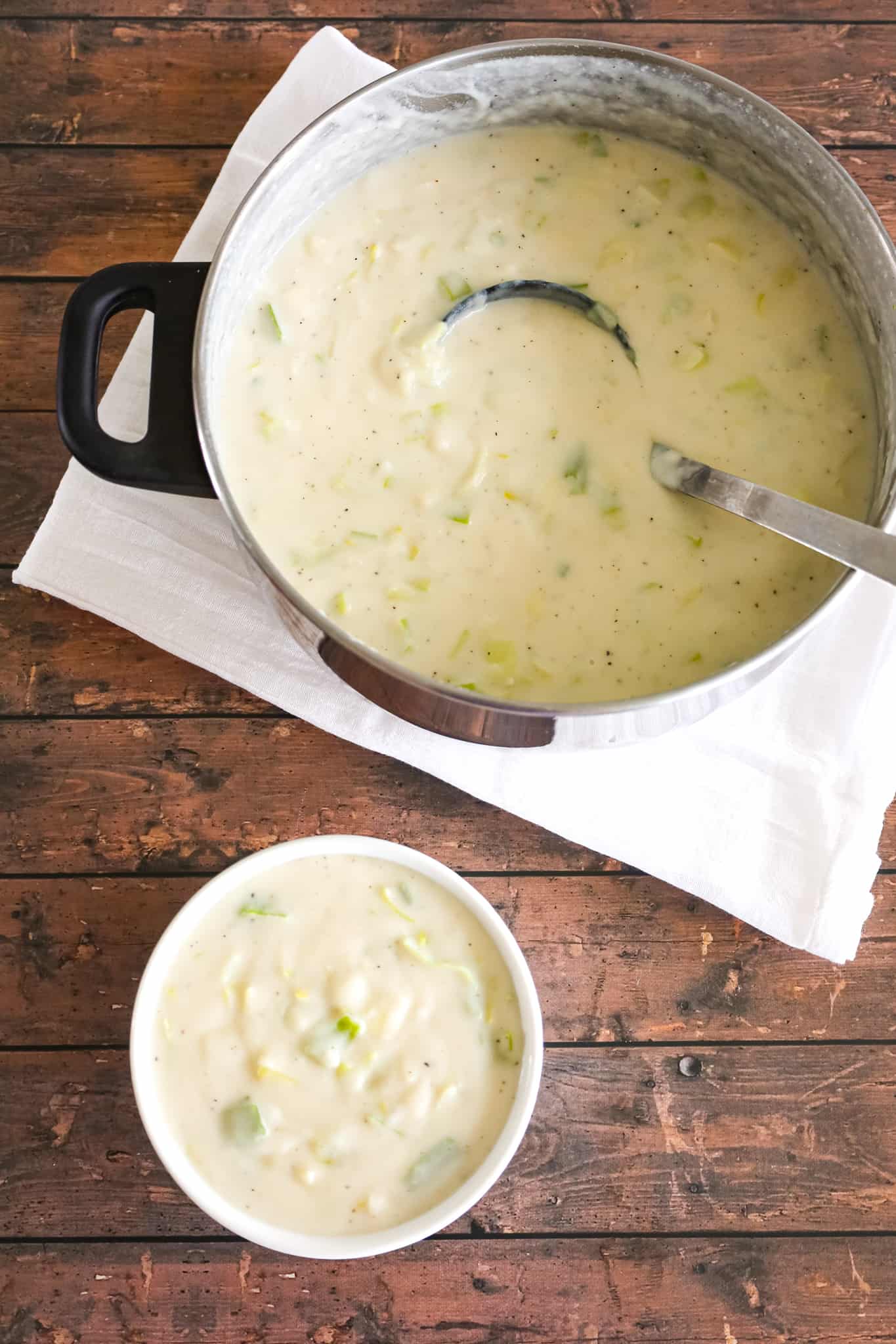 Easy Potato Leek Soup is a hearty soup recipe made with chopped leeks, instant mashed potatoes, chicken broth and milk.