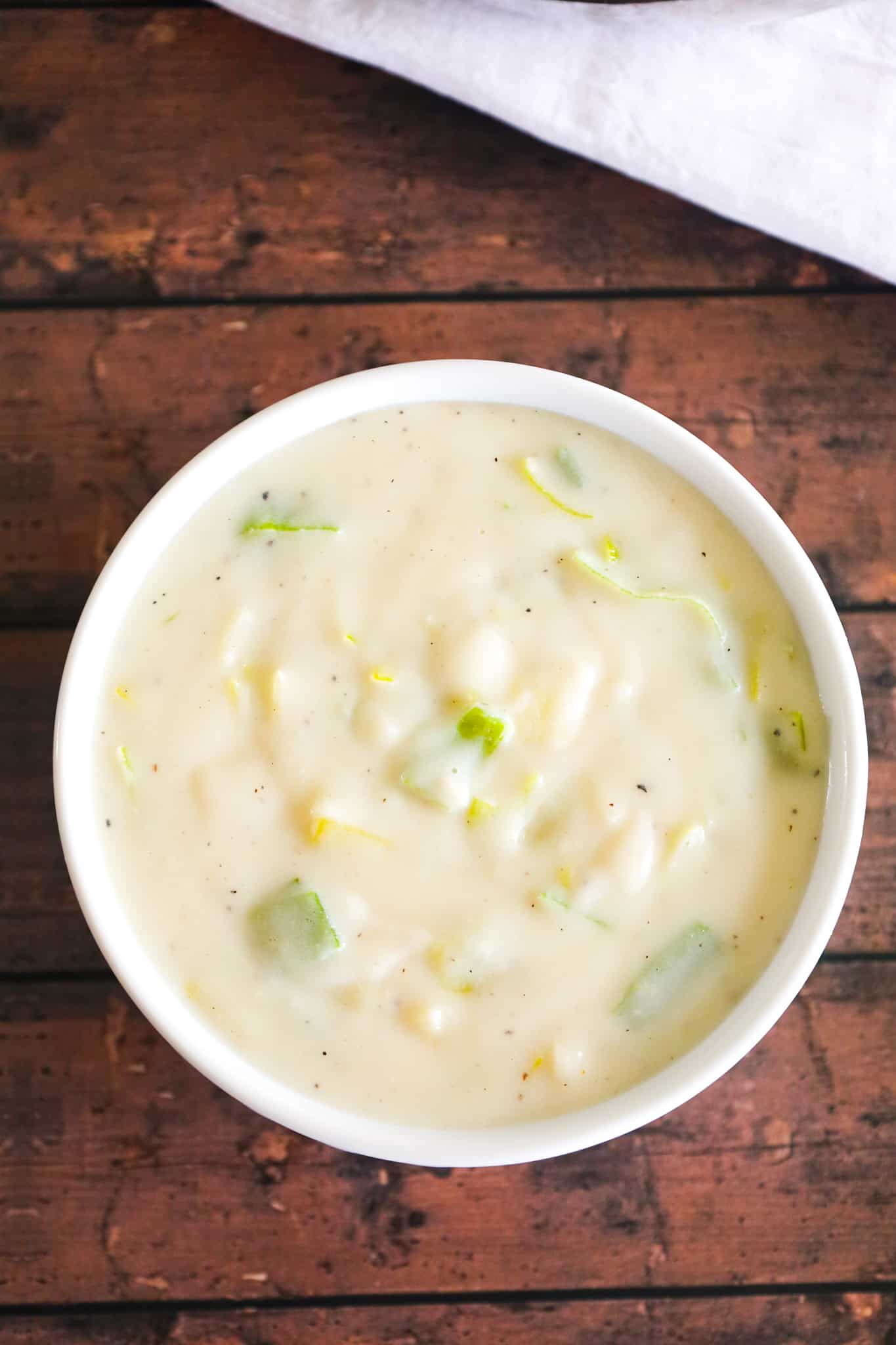 Easy Potato Leek Soup is a hearty soup recipe made with chopped leeks, instant mashed potatoes, chicken broth and milk.