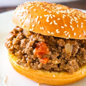 Chicken Gumbo Sloppy Joes are an easy weeknight dinner recipe using lean ground beef and Campbell's chicken gumbo soup.