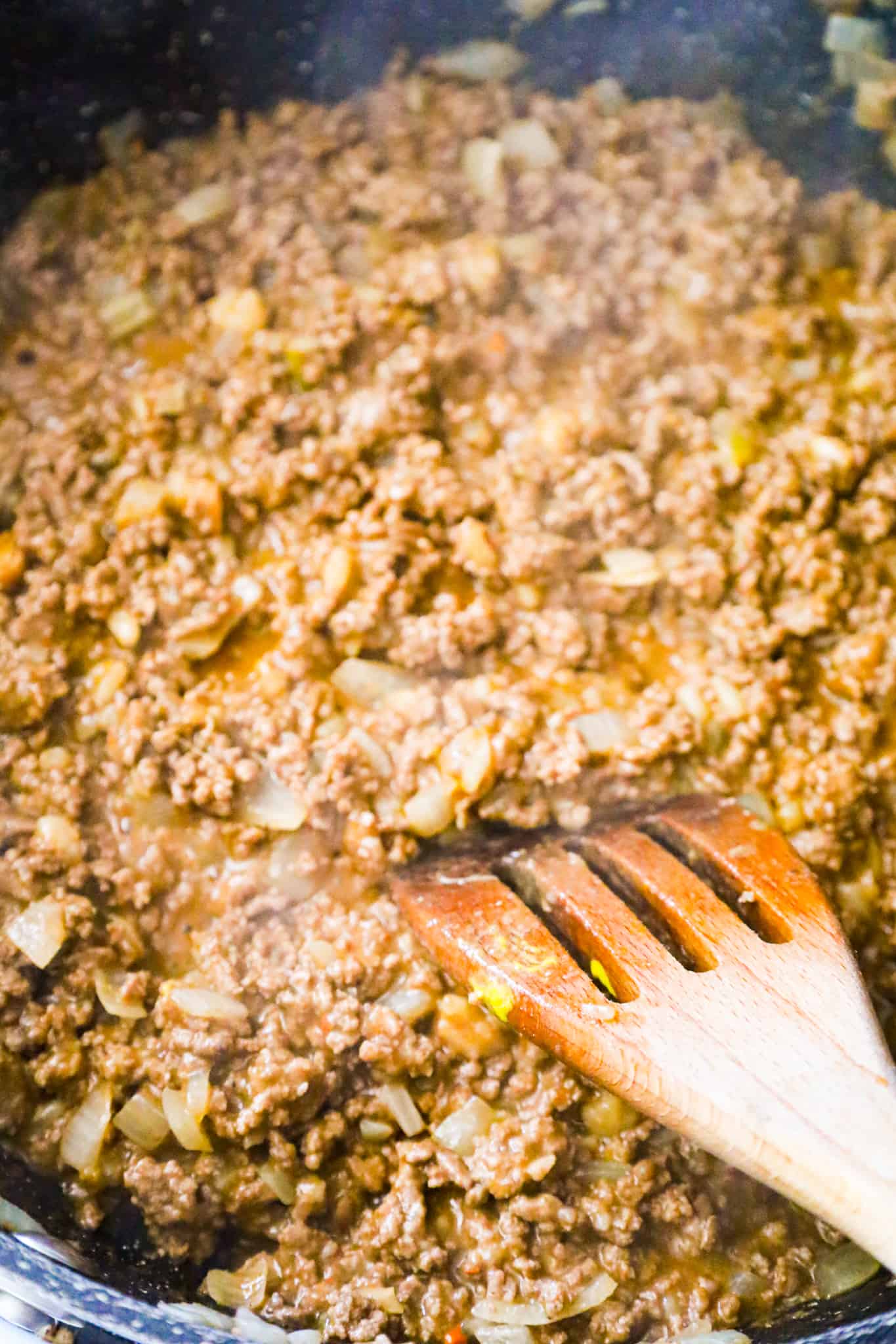 Chicken Gumbo Sloppy Joes are an easy weeknight dinner recipe using lean ground beef and Campbell's chicken gumbo soup.