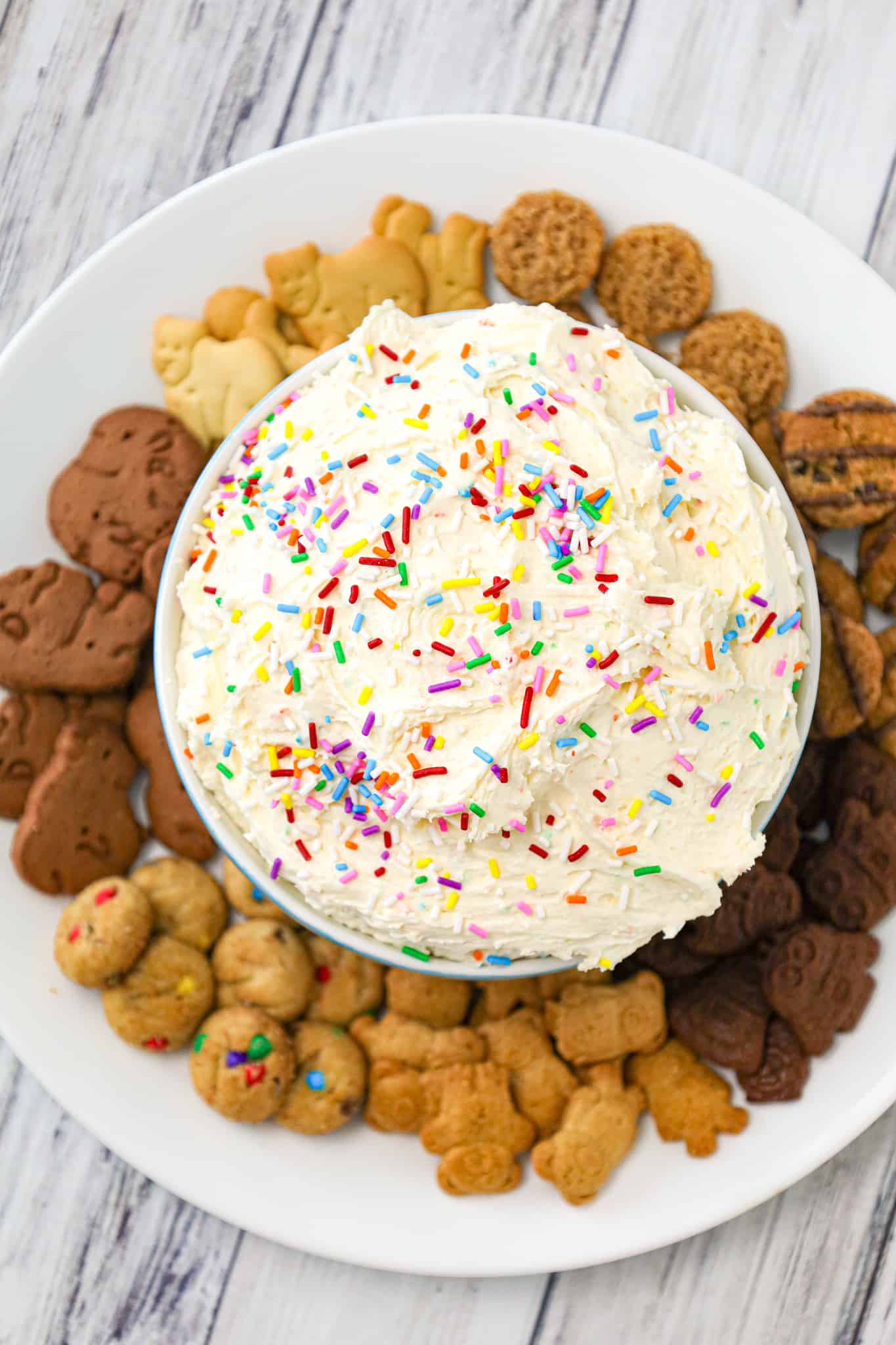 Dunkaroo Dip is a simple and delicious funfetti cake batter dip recipe that will remind you of the childhood treat.