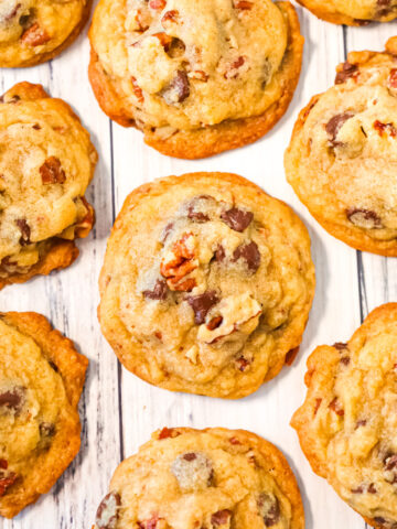 Chocolate Chip Pecan Cookies are delicious chewy cookies loaded with semi sweet chocolate chips and chopped pecans.