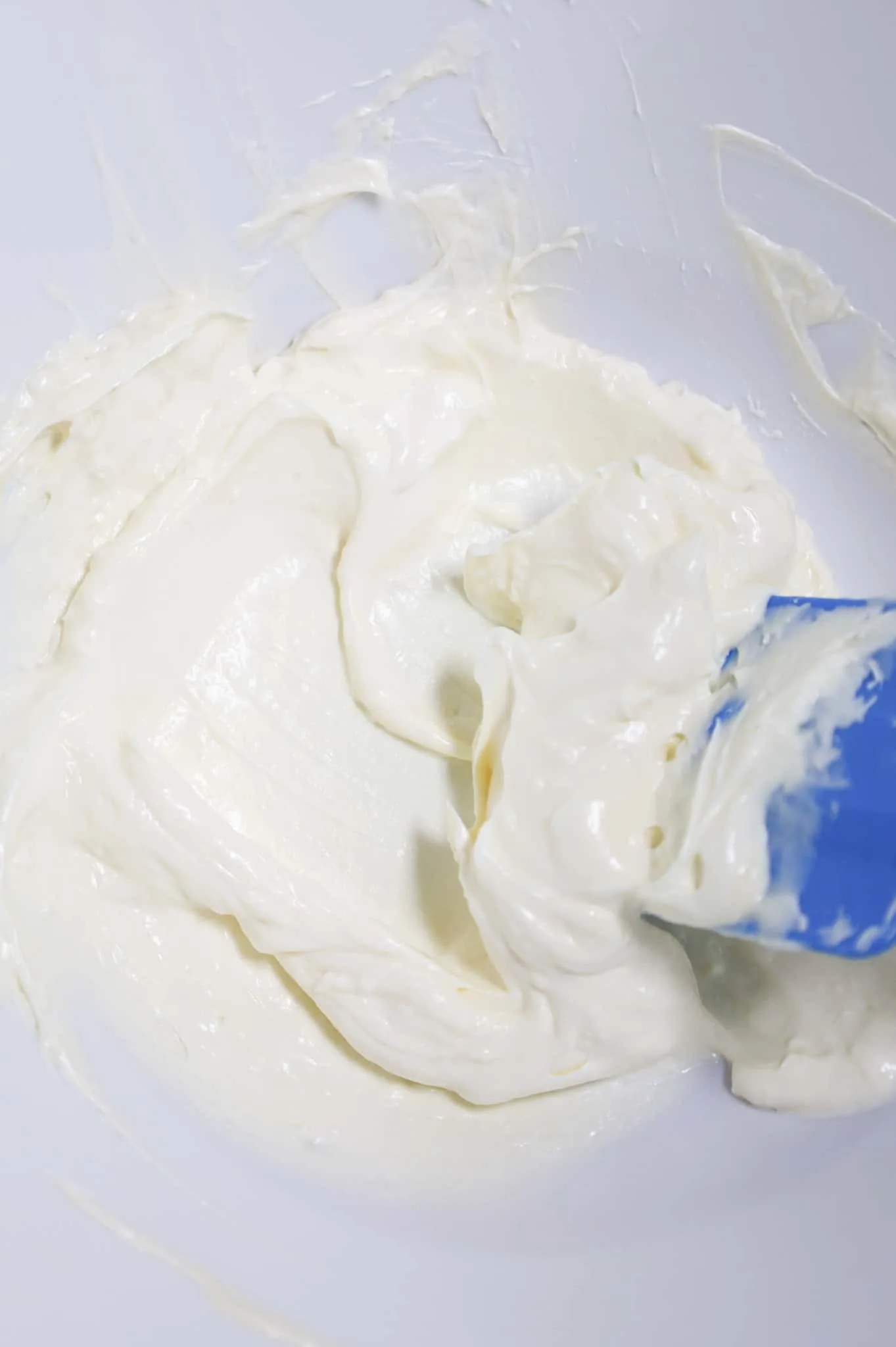 sour cream and mayo mixture in mixing bowl
