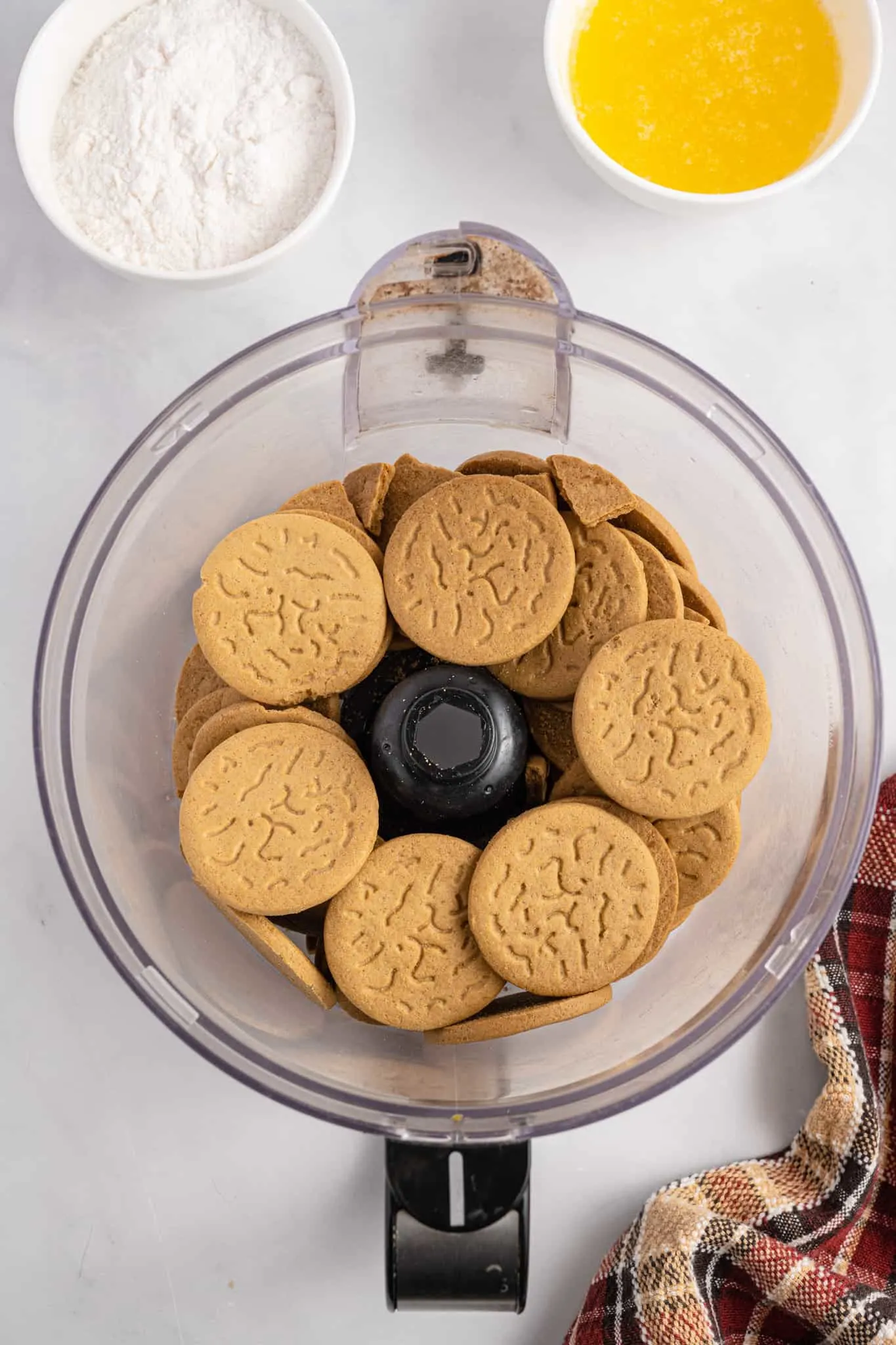 ginger snap cookies in a food processor