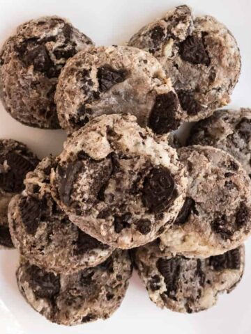 Oreo Cheesecake Cookies are delicious, soft and fluffy cookies loaded with cream cheese and crushed Oreos.