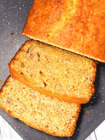 4 Ingredient Banana Bread is an easy banana bread recipe using butter, ripe bananas, eggs and boxed yellow cake mix.