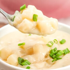 4 Ingredient Potato Soup is a simple hearty soup recipe made with roasted garlic flavoured instant mashed potatoes, frozen diced hashbrown potatoes, milk and chicken broth.