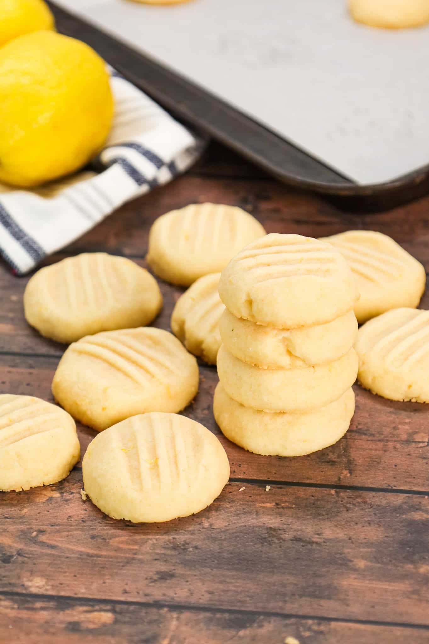 Lemon Shortbread Cookies are a delicious buttery cookie flavoured with lemon zest and lemon extract.