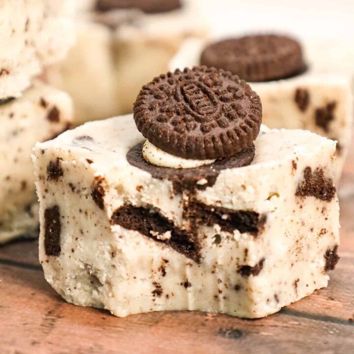 Oreo Fudge is an easy microwave fudge recipe using vanilla frosting, white chocolate chips and mini Oreo cookies.