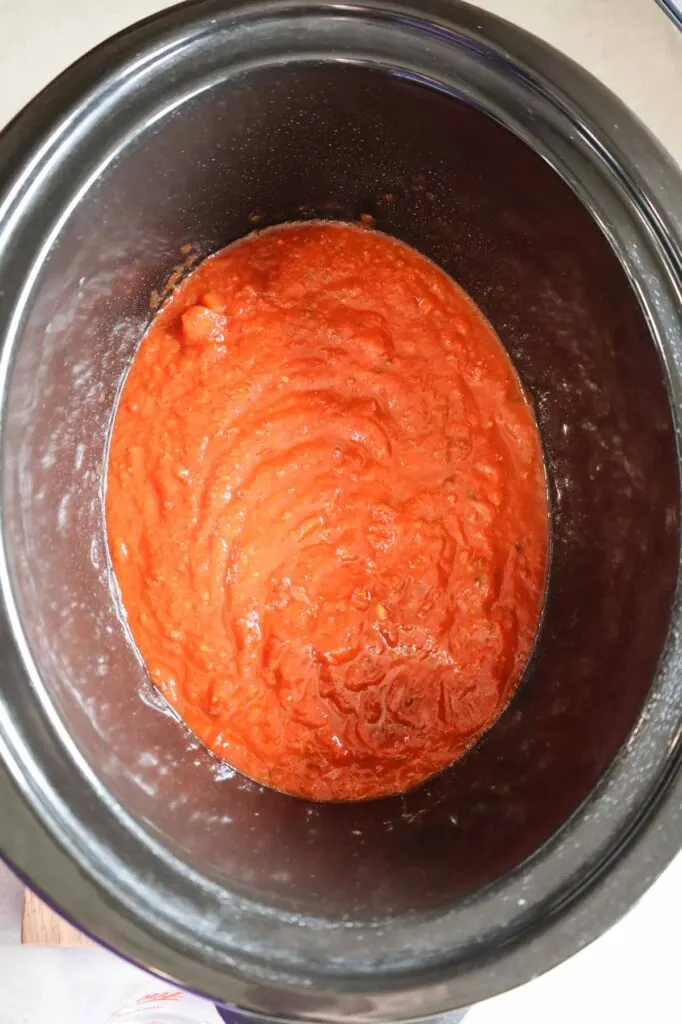 marinara sauce in a crock pot
