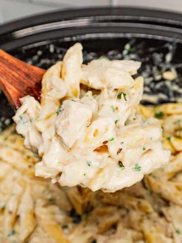 How to Make Crock Pot Garlic Parmesan Chicken Pasta THIS IS NOT DIET FOOD