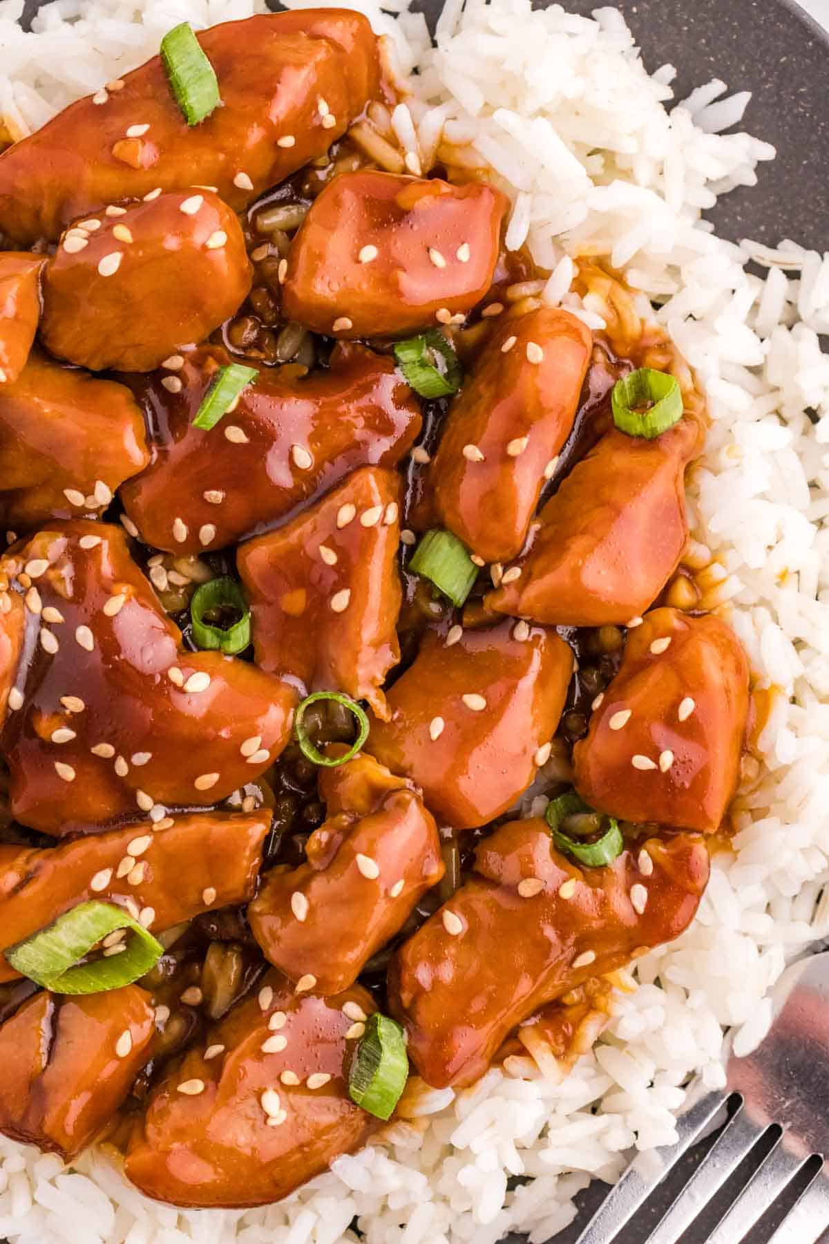 Mongolian Pork is a flavourful pork dish made with bite sized pieces of pork tenderloin cooked in a sweet and savoury sauce made with soy sauce, brown sugar, hoisin sauce, garlic and ginger.