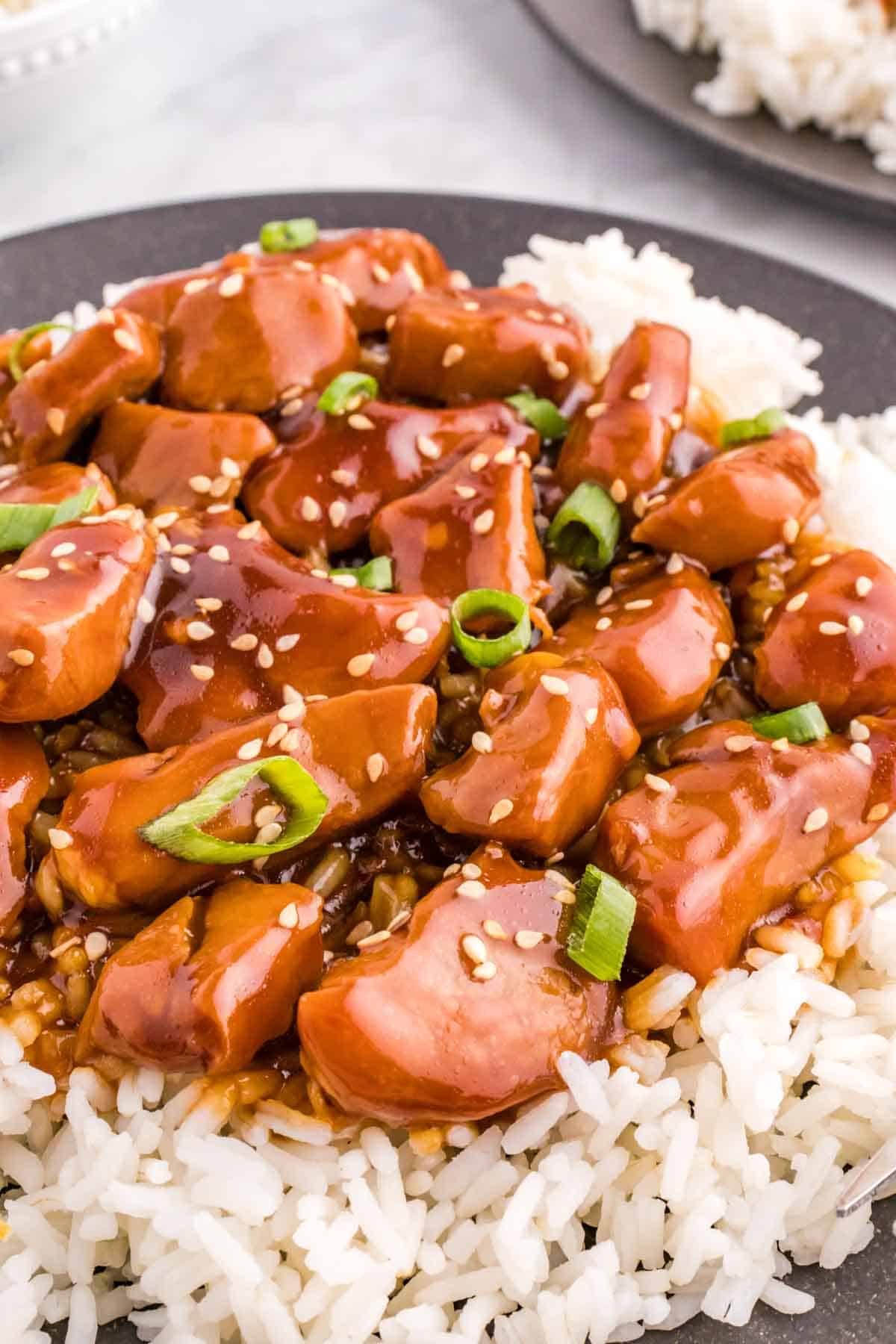 Mongolian Pork is a flavourful pork dish made with bite sized pieces of pork tenderloin cooked in a sweet and savoury sauce made with soy sauce, brown sugar, hoisin sauce, garlic and ginger.