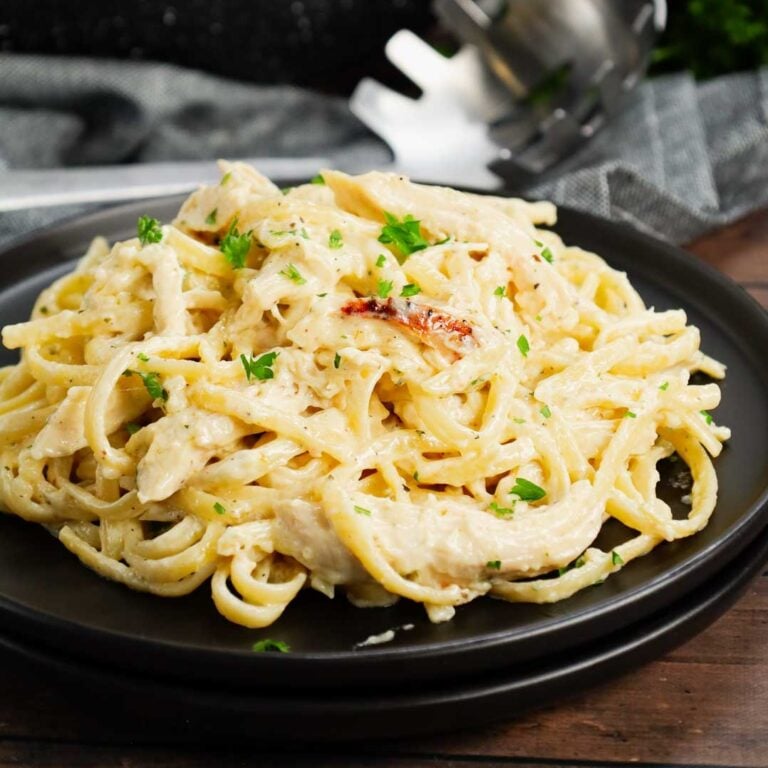 Chicken Alfredo Linguine is a delicious pasta recipe with a creamy garlic parmesan sauce and loaded with shredded rotisserie chicken.