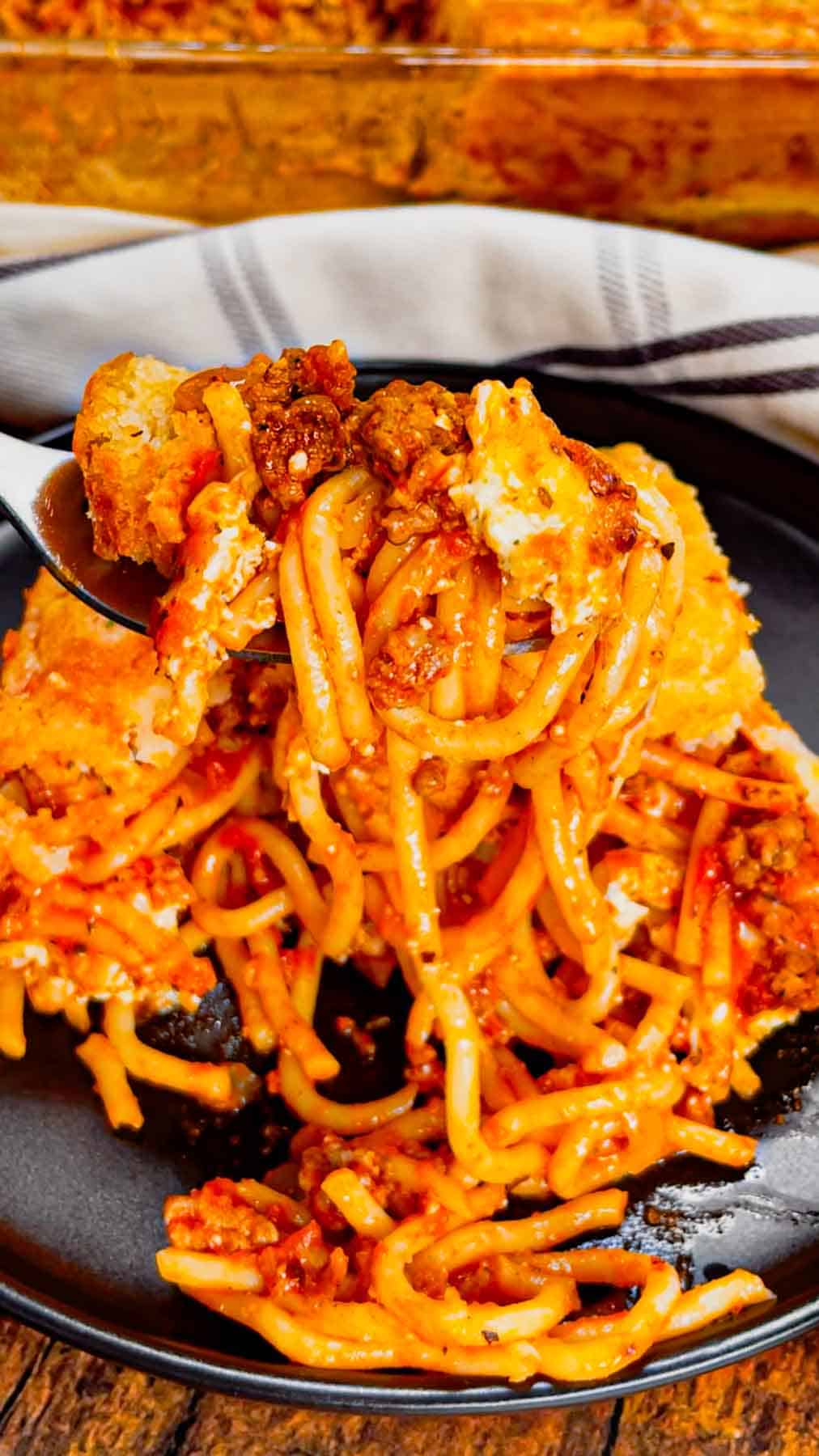 Take your comfort food game to the next level with this Cheddar Bay Spaghetti Casserole—where rich, cheesy pasta meets the buttery, garlicky goodness of those famous biscuits in one irresistible bake! This hearty casserole is loaded with ground beef, marinara, ricotta, mozzarella and spaghetti noodles all topped with an irresistible fluffy layer of Cheddar Bay biscuit.
