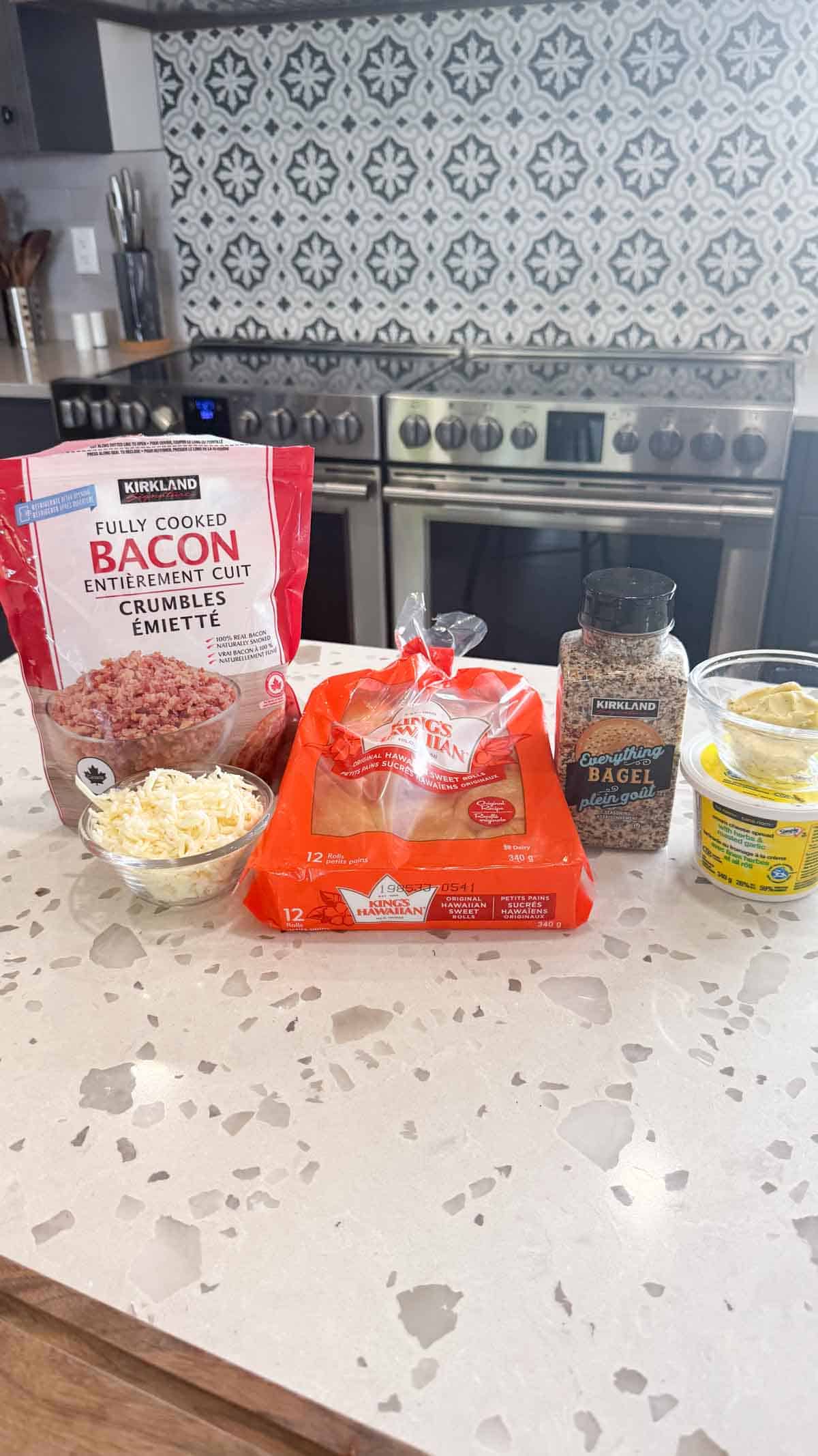ingredients for everything bacon cheesy hawaiian roll garlic bread