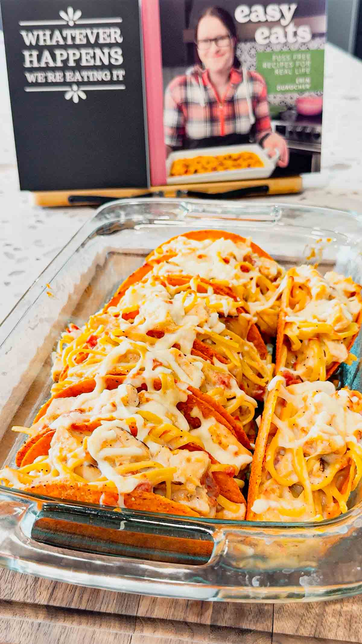 Chicken Alfredo Tacos are a fun and easy dinner recipe perfect for busy weeknights. Cheesy Blasted Stand N Stuff taco shells are stuffed with creamy linguine alfredo loaded with grilled chicken chunks, Rotel and mozzarella cheese.