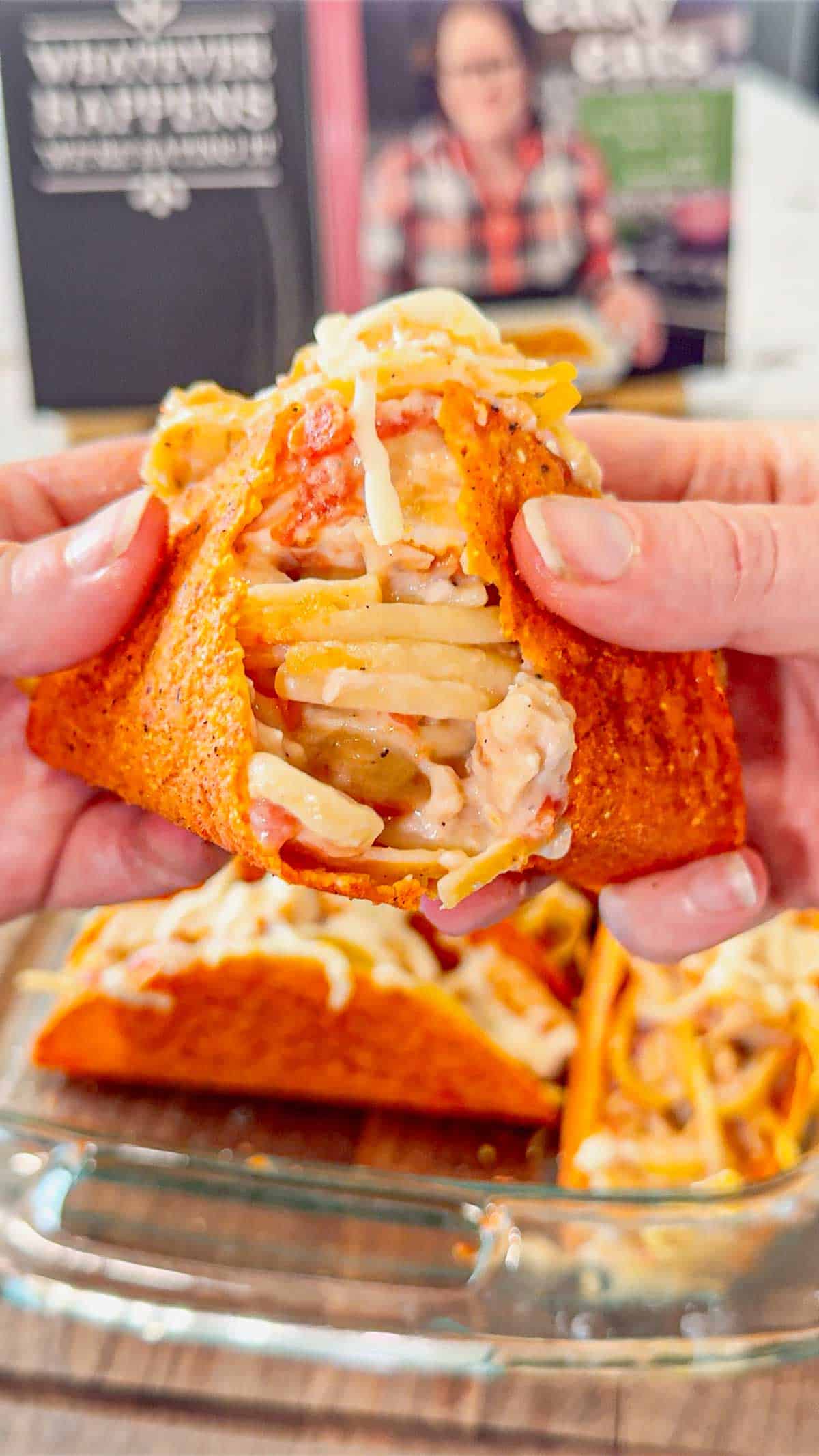 Chicken Alfredo Tacos are a fun and easy dinner recipe perfect for busy weeknights. Cheesy Blasted Stand N Stuff taco shells are stuffed with creamy linguine alfredo loaded with grilled chicken chunks, Rotel and mozzarella cheese.