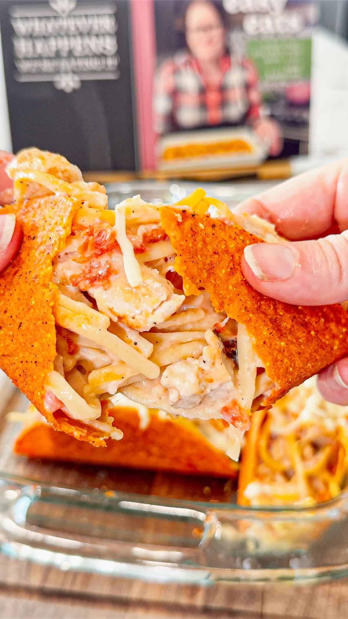 Chicken Alfredo Tacos are a fun and easy dinner recipe perfect for busy weeknights. Cheesy Blasted Stand N Stuff taco shells are stuffed with creamy linguine alfredo loaded with grilled chicken chunks, Rotel and mozzarella cheese.
