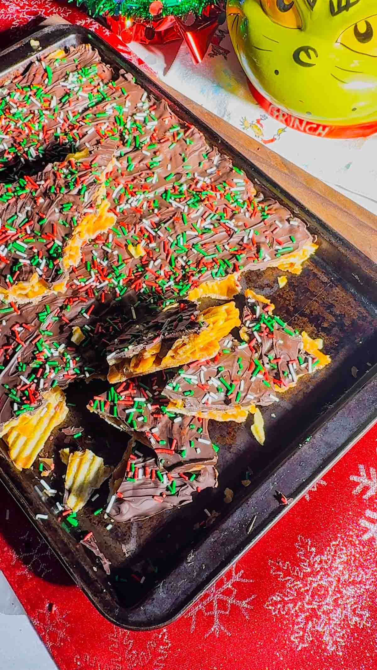 This Potato Chip Christmas Crack is the ultimate sweet-and-salty holiday treat that disappears fast. Made with crispy potato chips, homemade buttery toffee, melted chocolate, and topped with festive sprinkles, this easy no-bake Christmas crack recipe is perfect for holiday parties, cookie trays, and edible gifts.