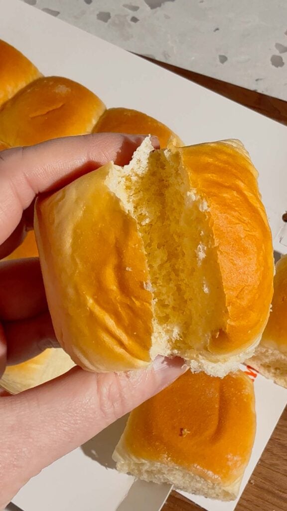 slit cut in top of Hawaiian roll