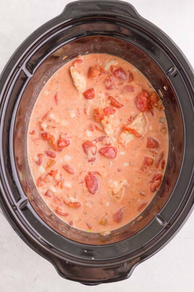 chicken papriaksh after stirring in sour cream