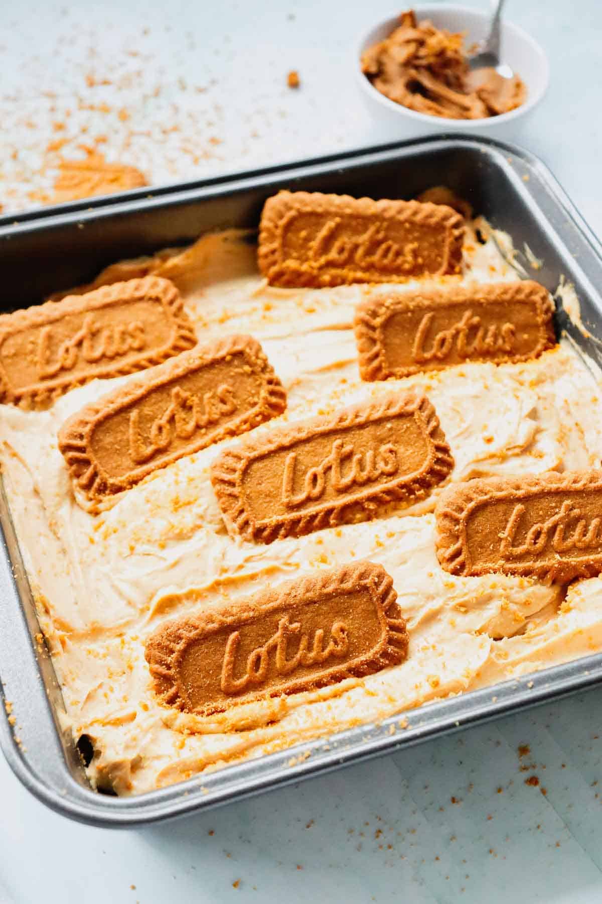 This No-Bake Biscoff Cheesecake is the ultimate easy dessert for cookie butter lovers. Made with a buttery Biscoff Cookie Crust, creamy cheesecake filling, and rich Lotus Biscoff Spread, this No Bake Cheesecake Recipe delivers incredible flavor without turning on the oven. Perfect for anyone searching for Biscoff Cheesecake, Lotus Biscoff Cheesecake, No Bake Desserts, Cookie Butter Cheesecake, Easy Cheesecake Recipes, Cheesecake Bars, Biscoff Dessert Recipes, and No Bake Cheesecake Bars. This simple dessert is ideal for holidays, potlucks, family gatherings, and make-ahead entertaining. With its smooth, creamy texture and irresistible cookie butter flavor, this No-Bake Biscoff Cheesecake is guaranteed to become one of your favorite easy dessert recipes.